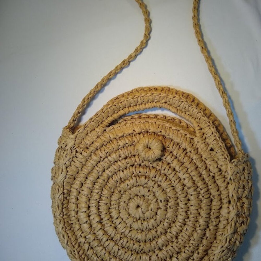 NWOT   NO name  grass-straw-woven-raffia crossbody or shoulder bag